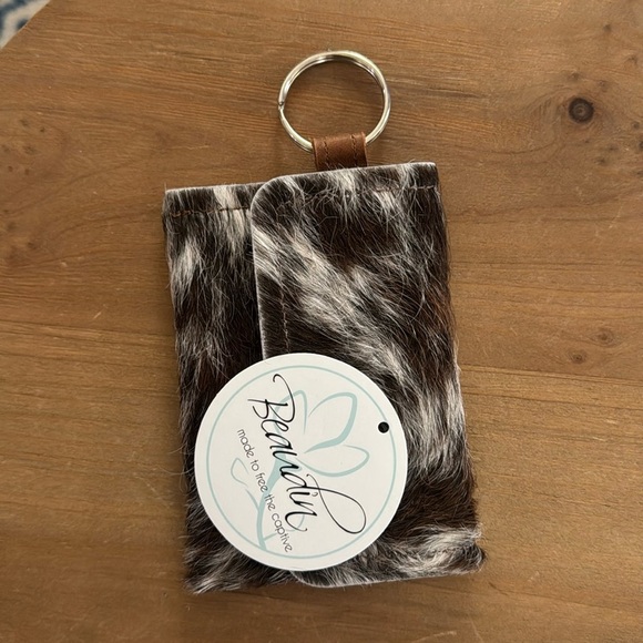 BEAUDIN Keychain Wallet | Cowhide & Leather Card Holder-long hair - Picture 5 of 5